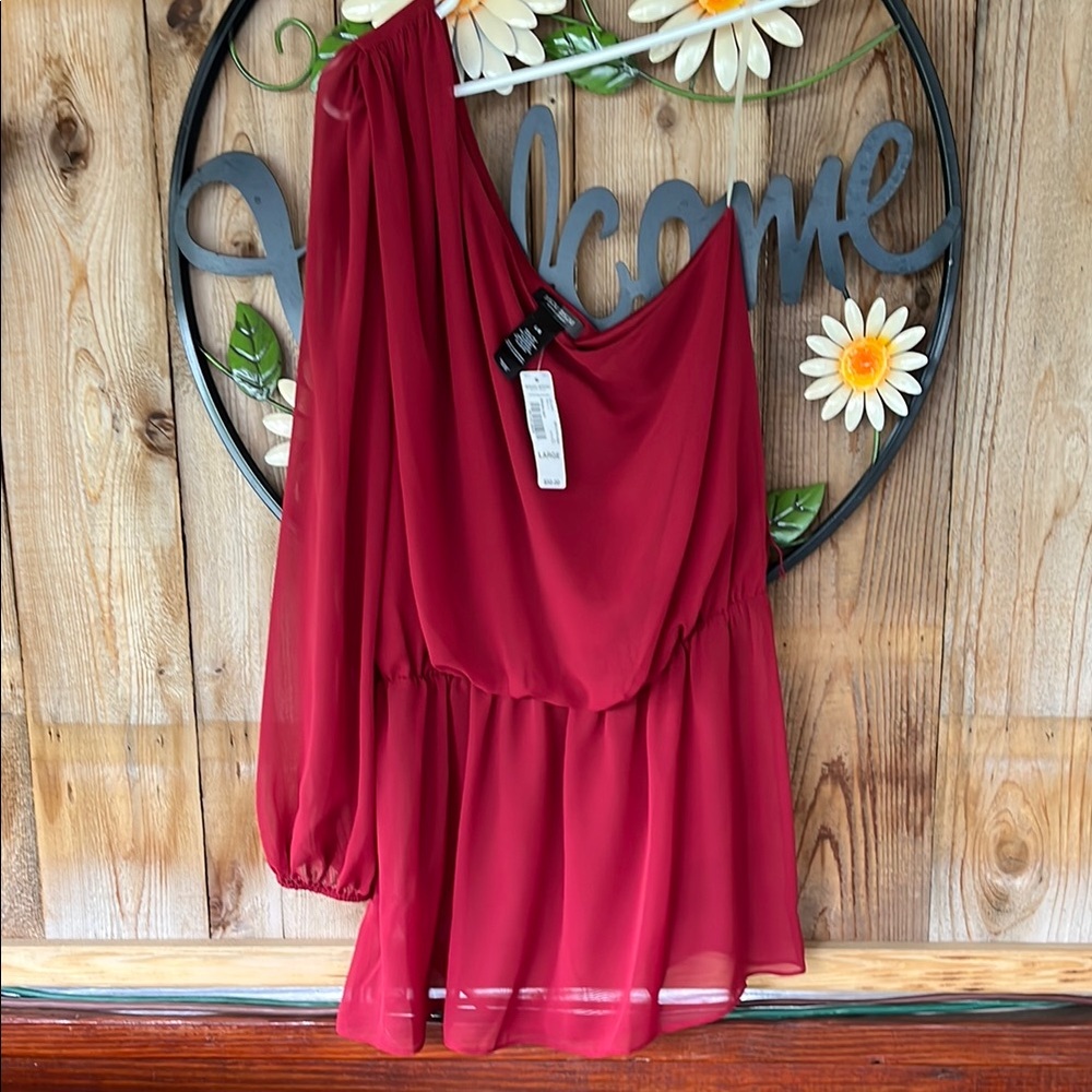 Elegant Red One-Shoulder Dress